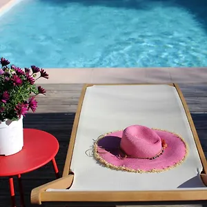 Bed & Breakfast La Maison D'en En Provence, La Roquebrussanne