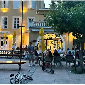  Hotel De La Loube